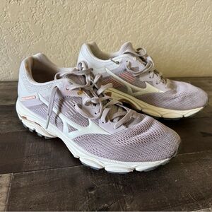 Mizuno Wave Inspire 16 Women's Athletic Shoes in Lavender and Gray